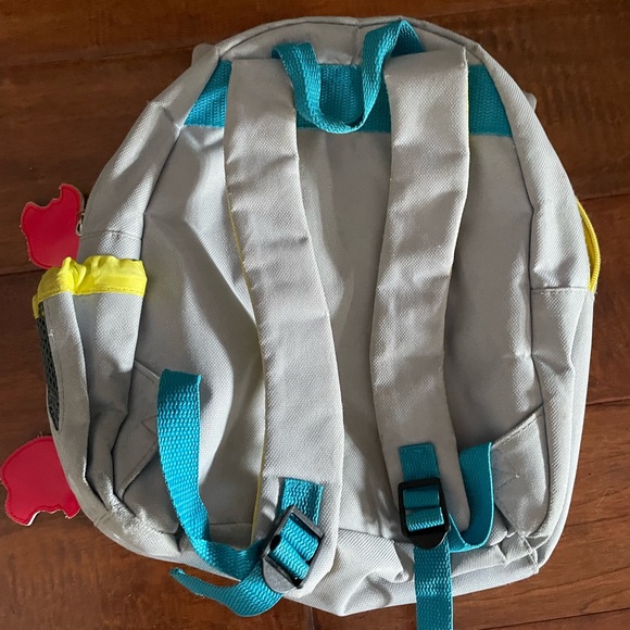 SKIP and HOP backpack small size perfect for toddlers or Pre-K or kindergarten. - Picture 4 of 6